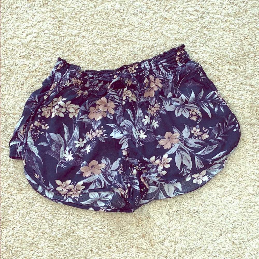 Women’s size small American Eagle shorts